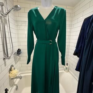 Chic Emerald Long Sleeve Dress